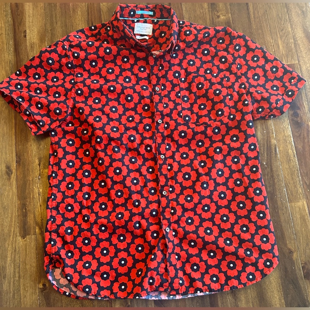 Cactus Man Slim fit Size Large pastel red short sleeve button down